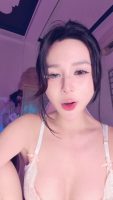 Em cũng như anh, đều chui ra từ cái lỗ đấy nhé