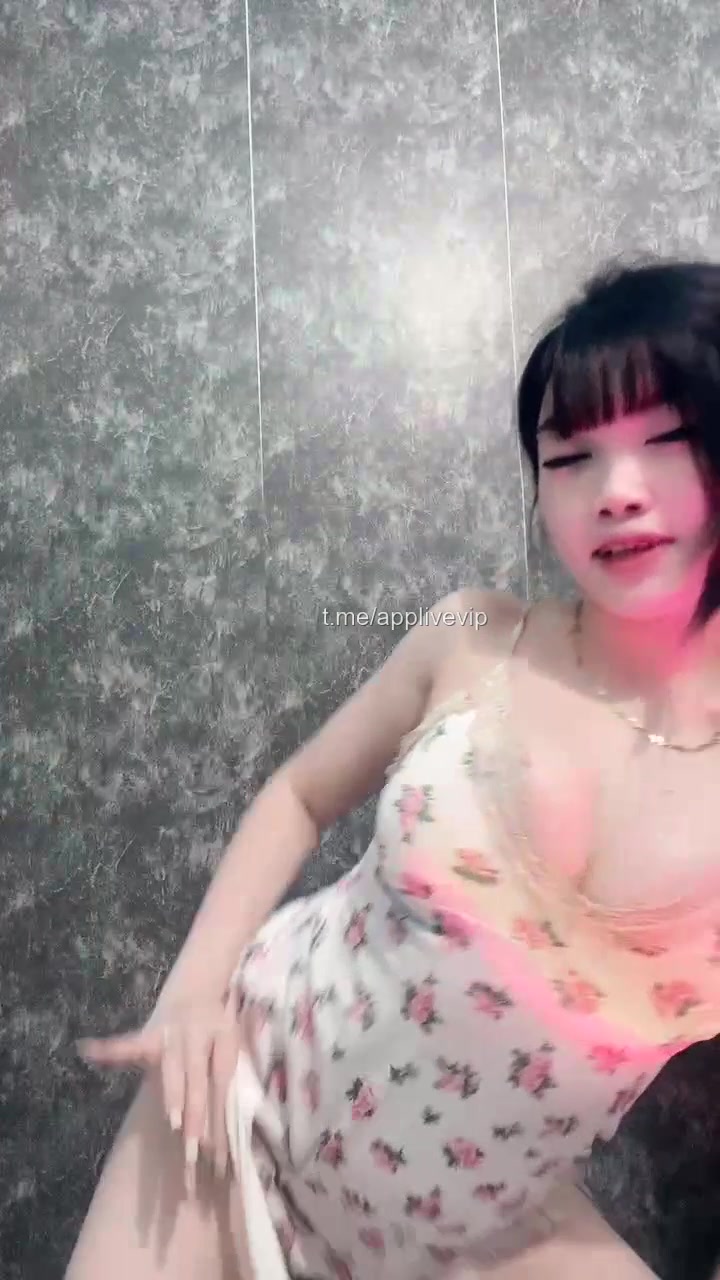 Xem em Dancer LLinh98 nhảy TikTok còn sướng hơn phim heo