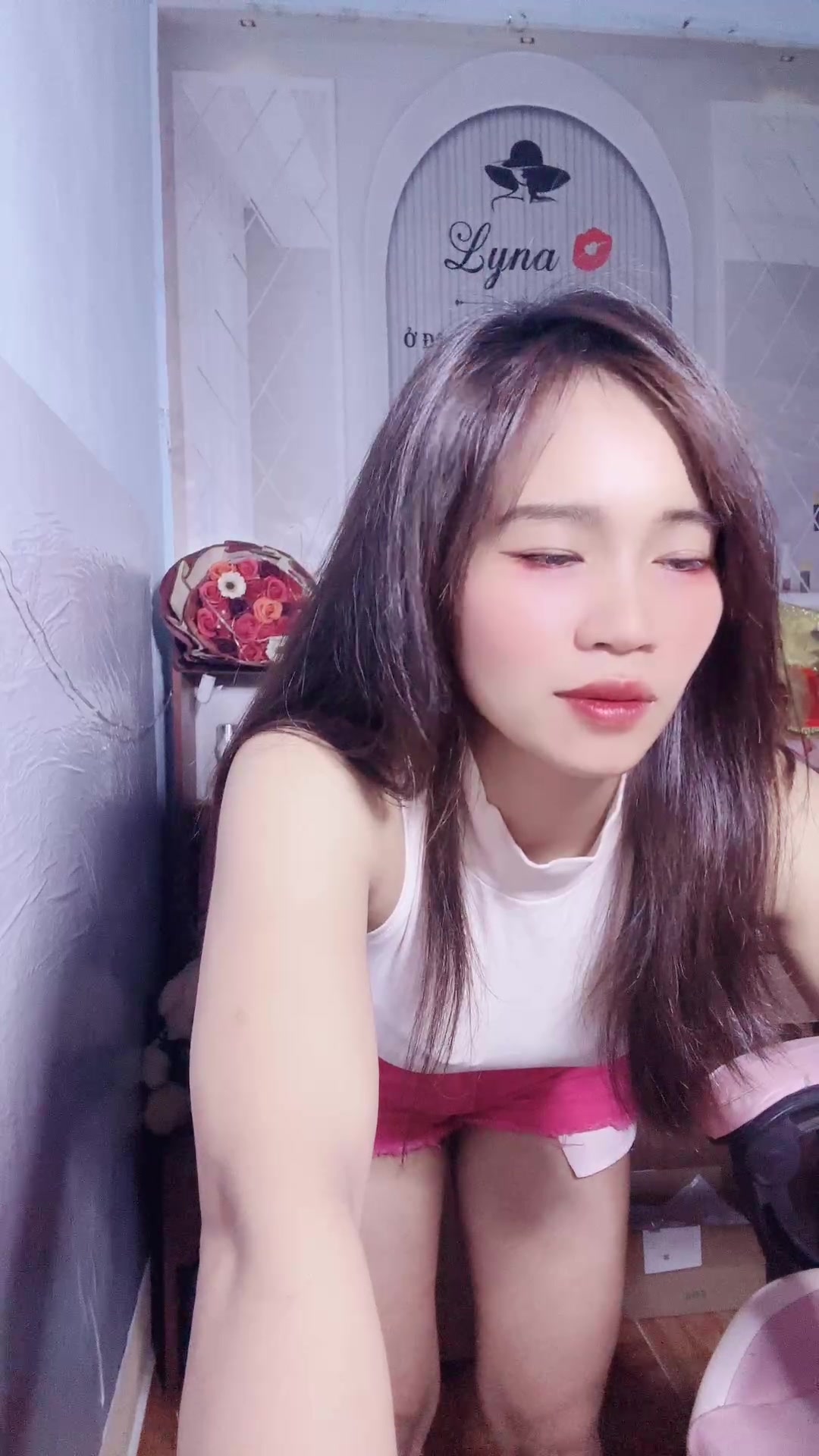 Bên ngoài căng đét, nhưng trong còn thơm múi mít không?