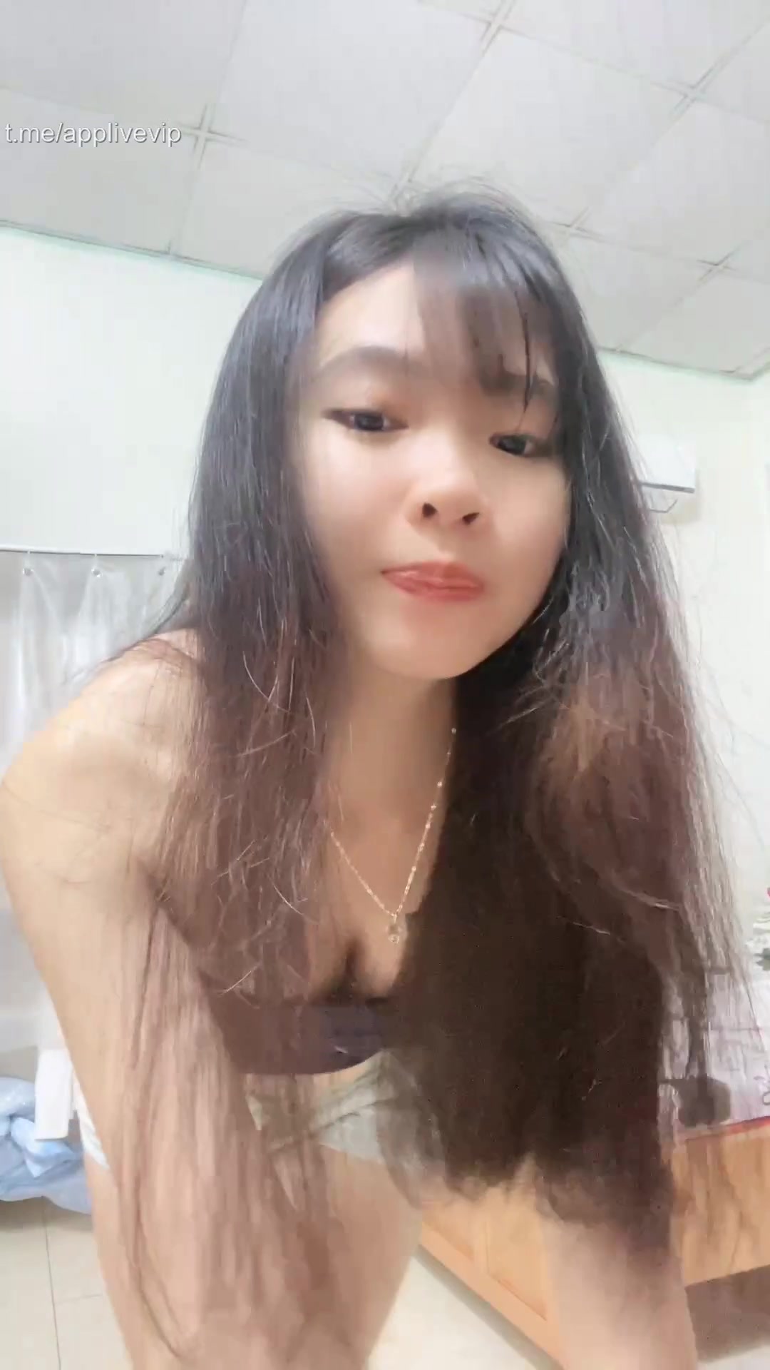 Thảo Dung ngoan xinh cute trông như múi mít chín
