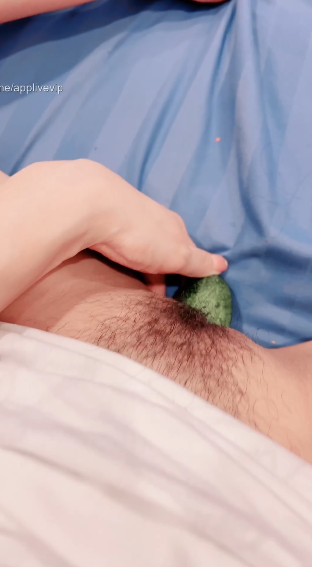 Lamonly khởi động buổi sáng bằng dưa leo sướng rụng cả trứng