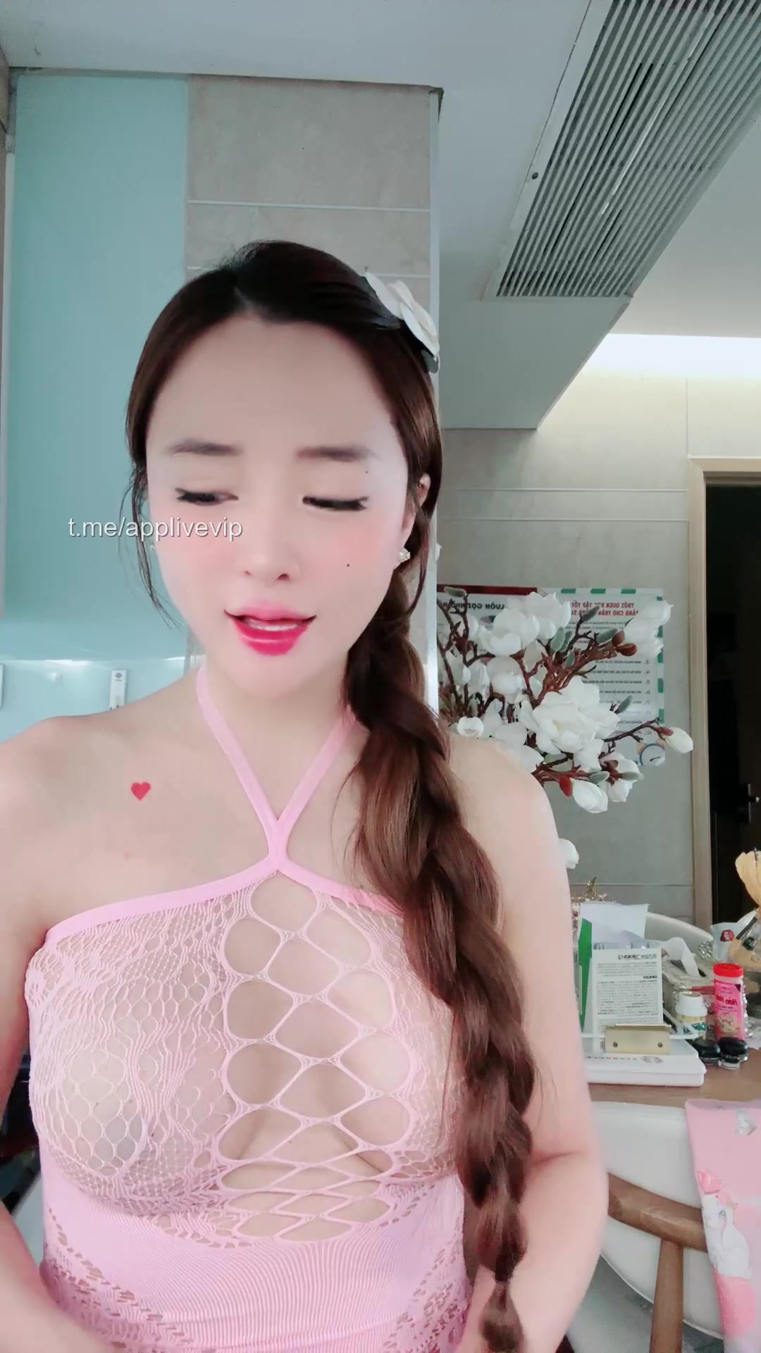 Em Gymmer đang chậm kinh, các anh lại cứ thích chọc em