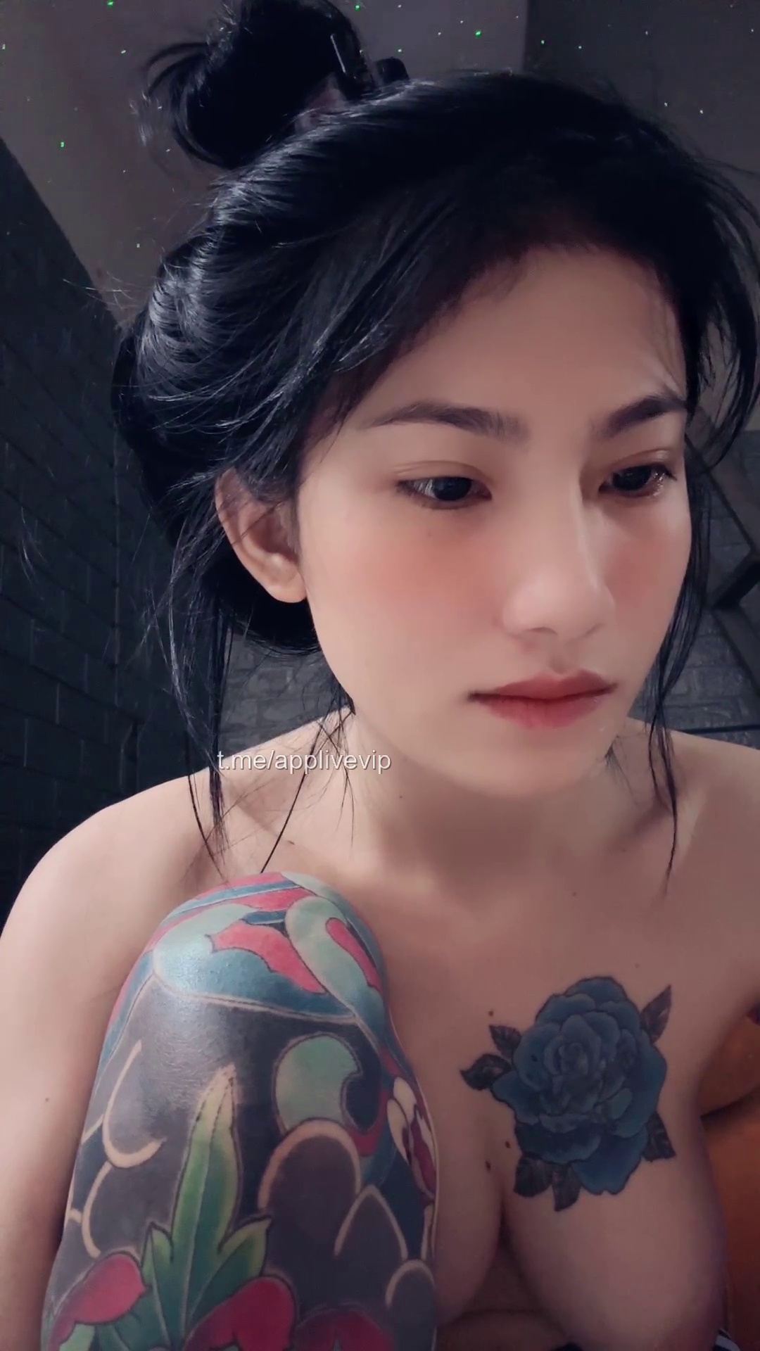 Hot Idol xăm trổ Huỳnh Bảo Trân 2004 liveshow full mặt không che