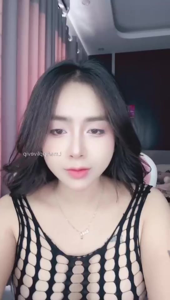 Ely_show mặc sexy như này rồi, cởi chắc anh bắn tinh luôn