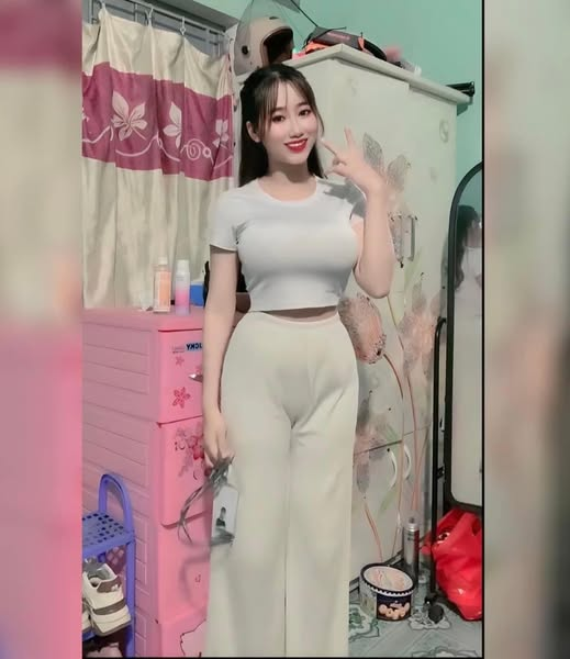 Ngọc Nhi cô HR vú to LG Display full clip khóa phòng