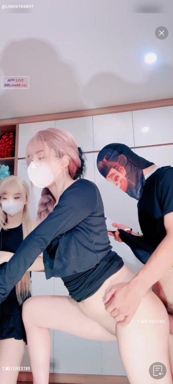 Phòng live show hàng địt tập thể của Bé Nọng dâm cùng đám bạn thân
