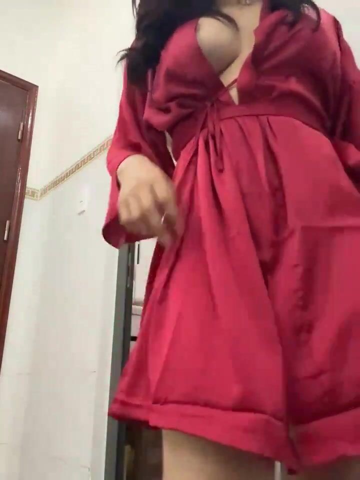 Chị chủ nhà vú bự dâm đãng đg live show hàng và anh thợ điên may mắn #1
