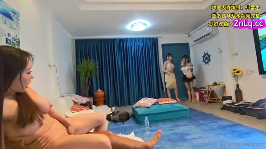 3 cô bạn thân xinh dâm vú bự lên kế hoạch địt tập thể với anh người yêu cặc bự của b