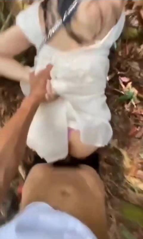 Mới về quê chơi đã bị mấy chú hàng xóm đè ra doggy