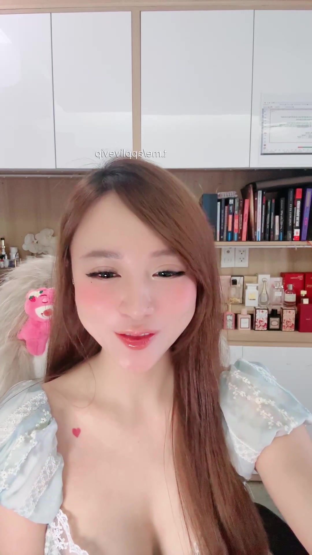 Miệng em xinh thế kia mà toàn lồn với cặc