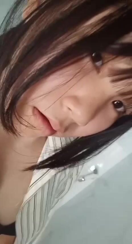 Thanh An 2k10 teen non mới lớn đã biết quay clip thủ dâm đem bán P2