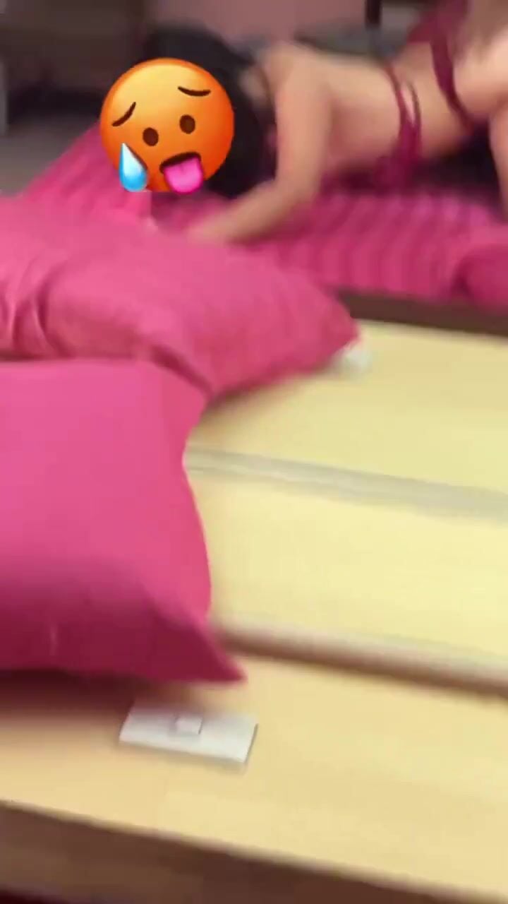Đi massage, Mà bắt nhân viên Chổng Mông Doggy, Lút Cán dập tê lồn múp rên rỉ quay vd
