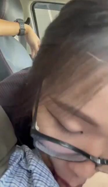 Lộ Clip, Cô giáo dạy lái xe Bú Liếm Cu Cho Học Viên, Bóp vú Loli kính cận mặt dâm
