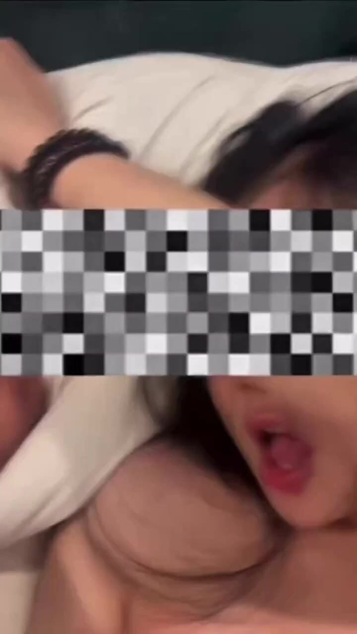 Ôi em ra mất anh ơiii, anh ra nhiều thế !! Em nó khẩu dâm cực nứng