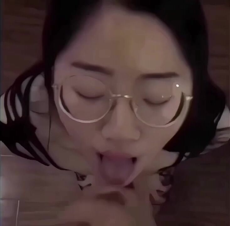 Bú cu xuất tinh 5