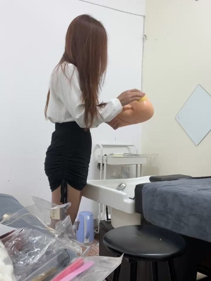tiệm nail vắng khách em lên mạng bán quạt kiếm thêm - phần 1