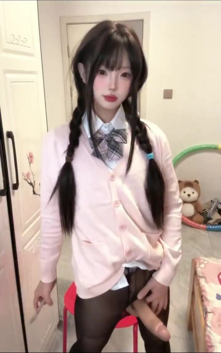 Em ladyboy cuto cực xinh khoe cu