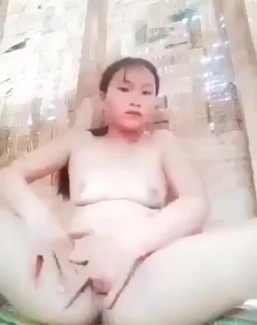 Em sinh viên móc lồn thủ dâm trong phòng trọ vú to lồn múp