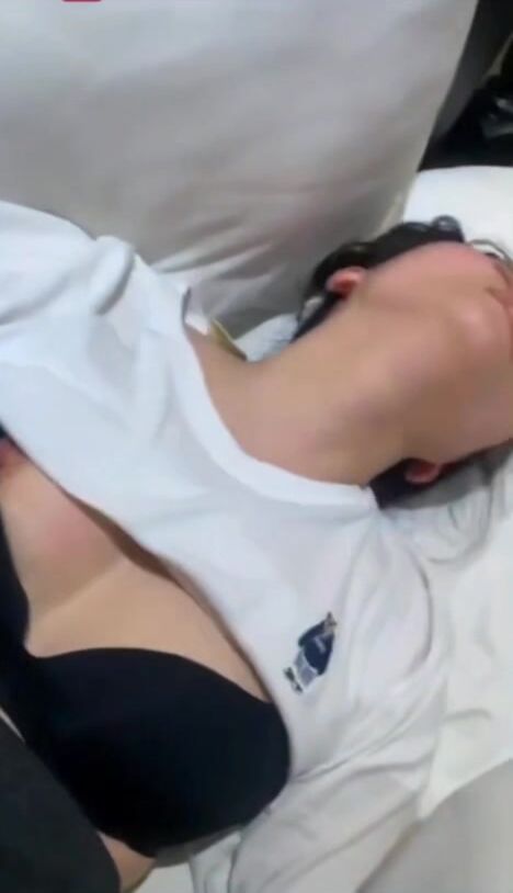 Chịch em dâu còn hỏi chồng nói phải địt thế này không