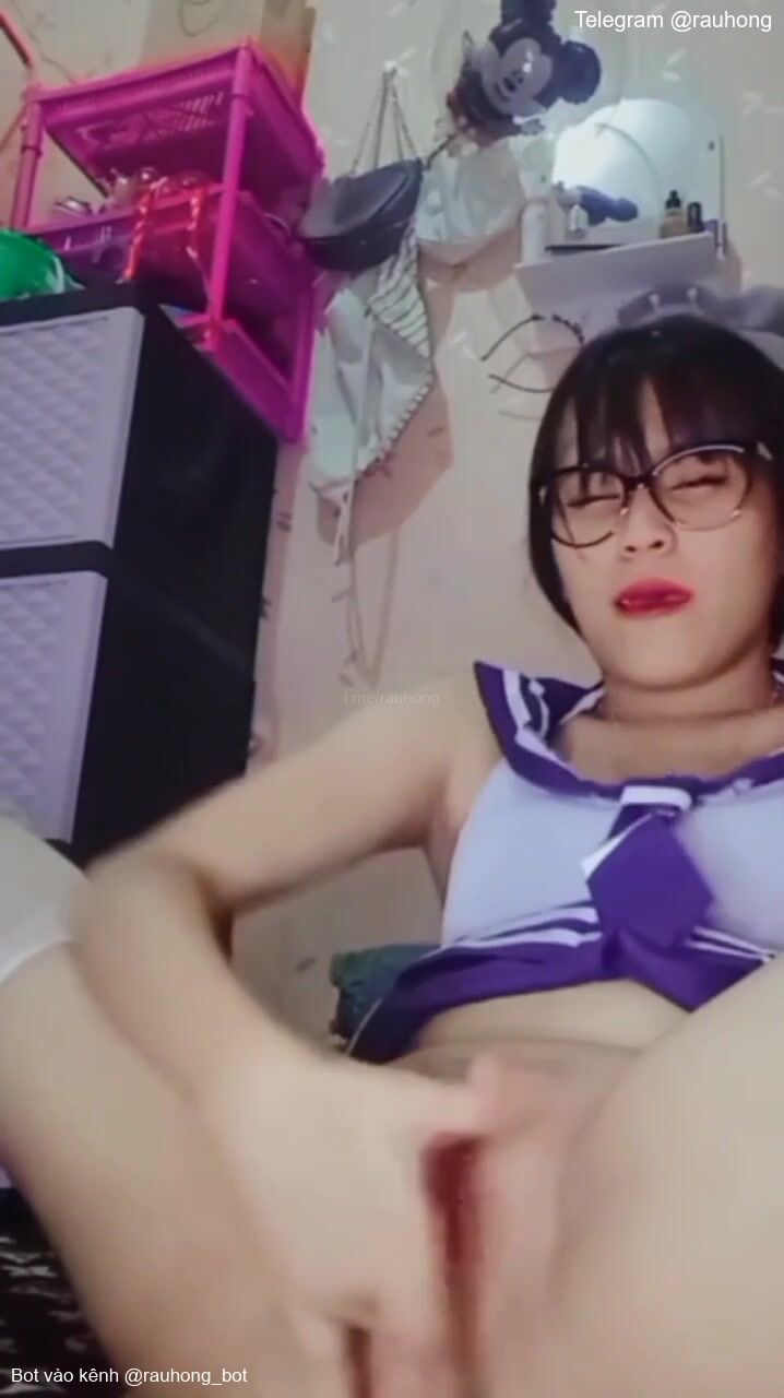 Mấy em kính cận thường rất dâm 3