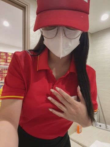 Siêu Thị WinMart bé nhân viên lồn nhiều nước vừa làm vừa bán quạt - phần 38 2