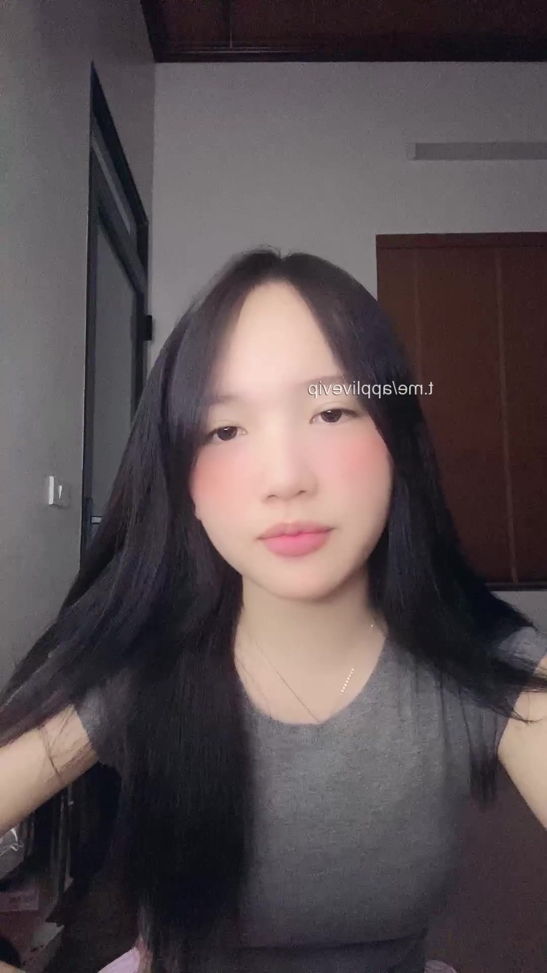 Bé MaiLinhk xem tóp tóp nhiều quá bị ngáo giá rồi