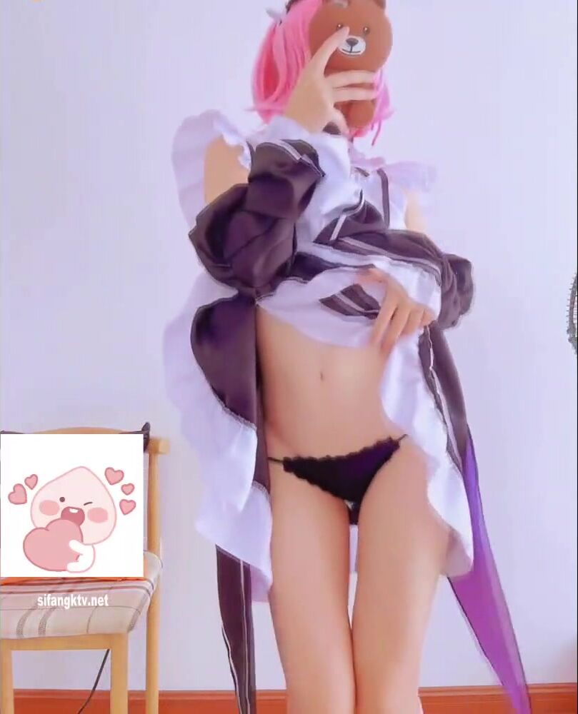Loli cosplay nhún nhảy dâm đãng 8
