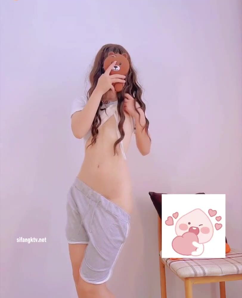 Loli cosplay nhún nhảy dâm đãng 9