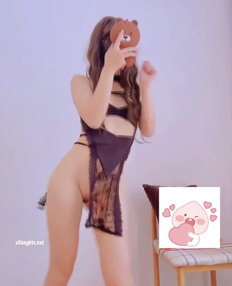 Loli cosplay nhún nhảy dâm đãng 10