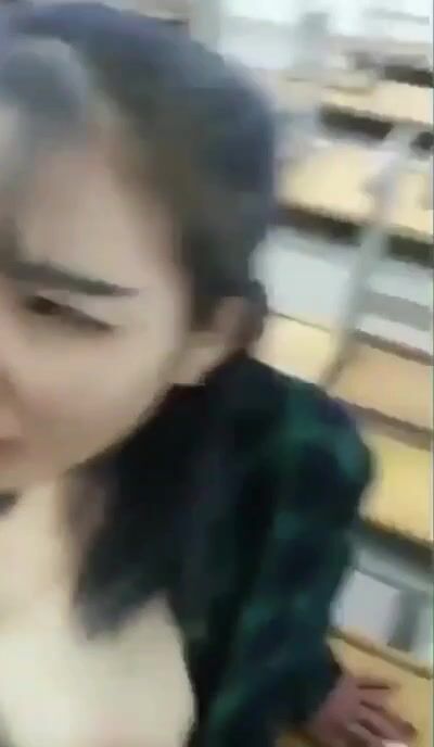 Đang ở trong lớp đấy nhỏ tiếng thôi