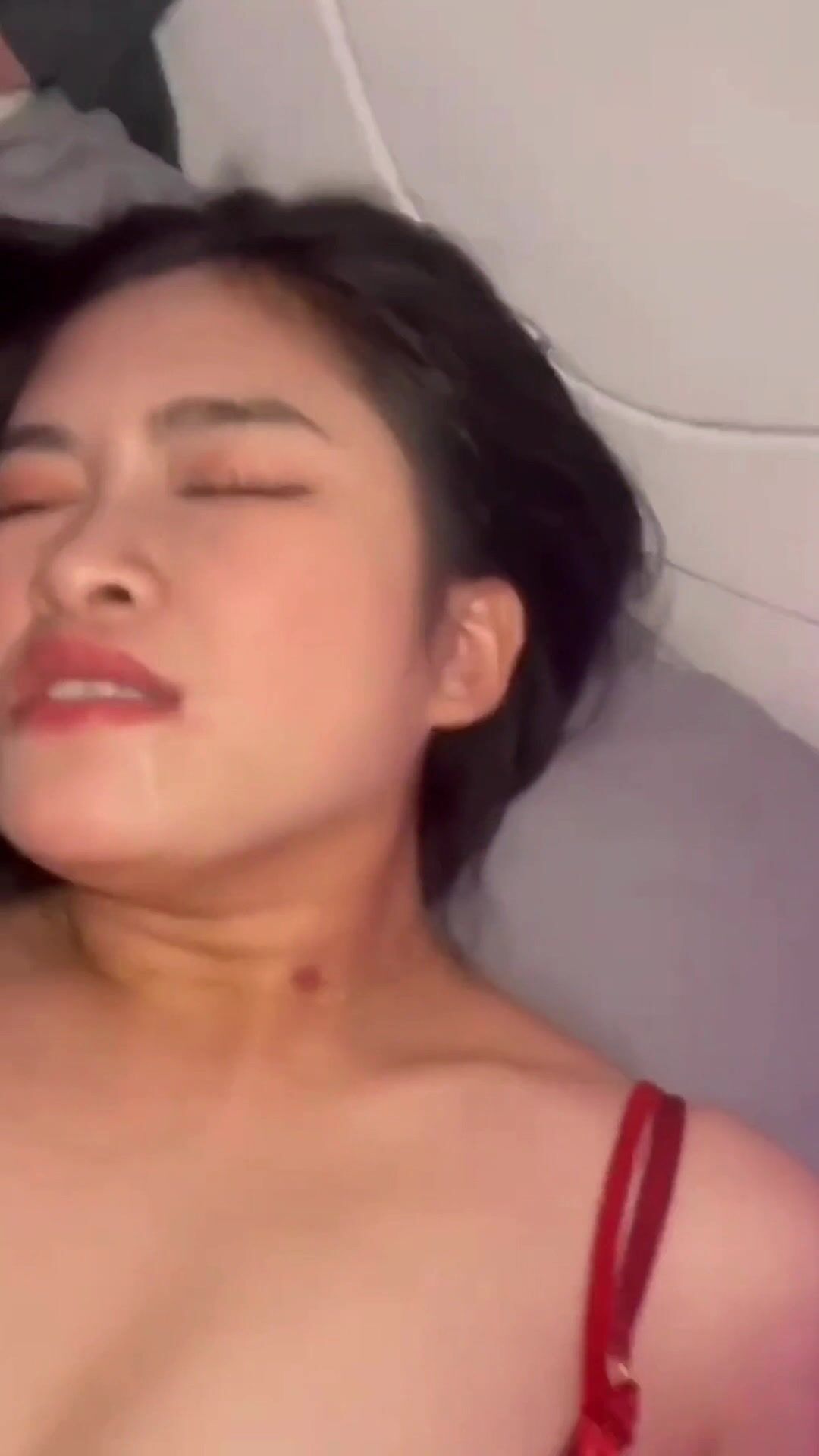 bạo dâm khiến em sướng em rên theo từng nhịp dập