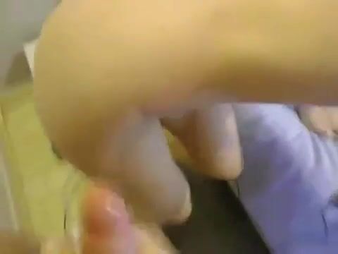 Cô nàng mọt sách quyến rũ bị -thịt- trong phòng ngủ - Porn300.com