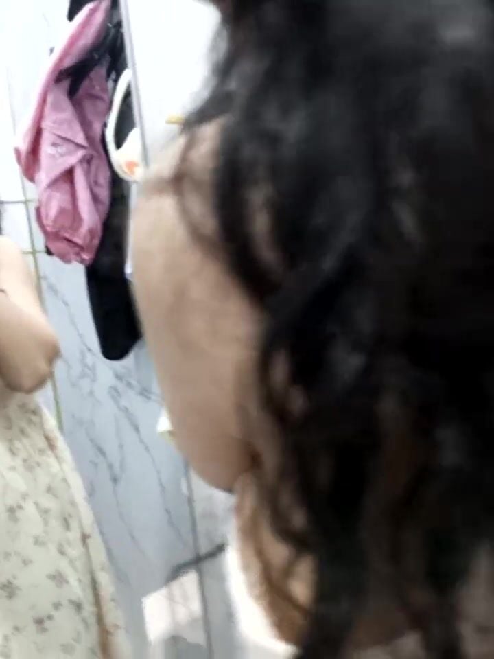 2 em les public thủ dâm cho nhau tại siêu thị 3