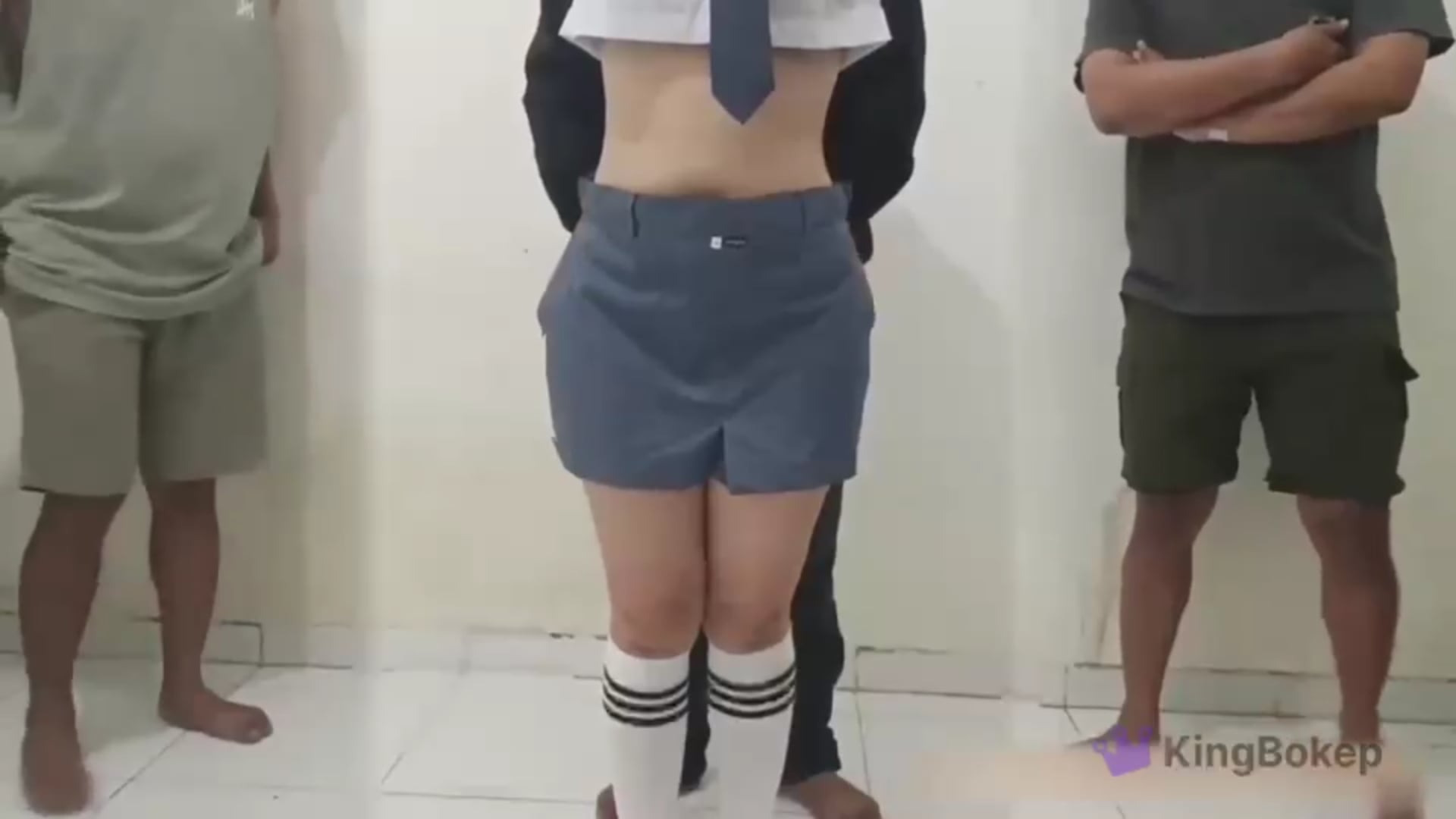 LỖI KHỔ CỦA CÔ GÁI KHÔNG LÀM ĐƯỢC VIỆC BÊN CAM