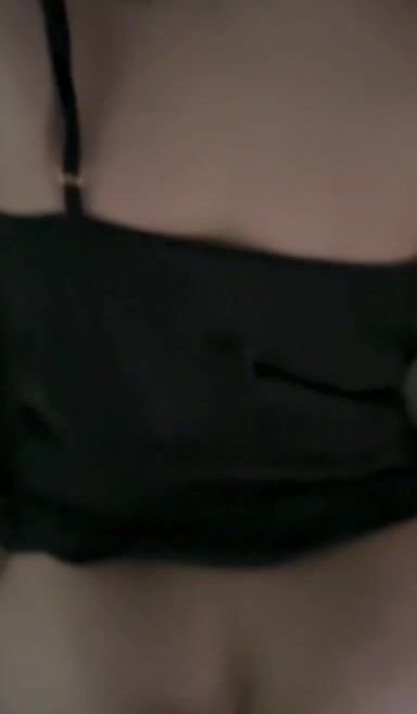 mua cho em váy ngủ sexy em đòi anh địt luôn để liên hoan