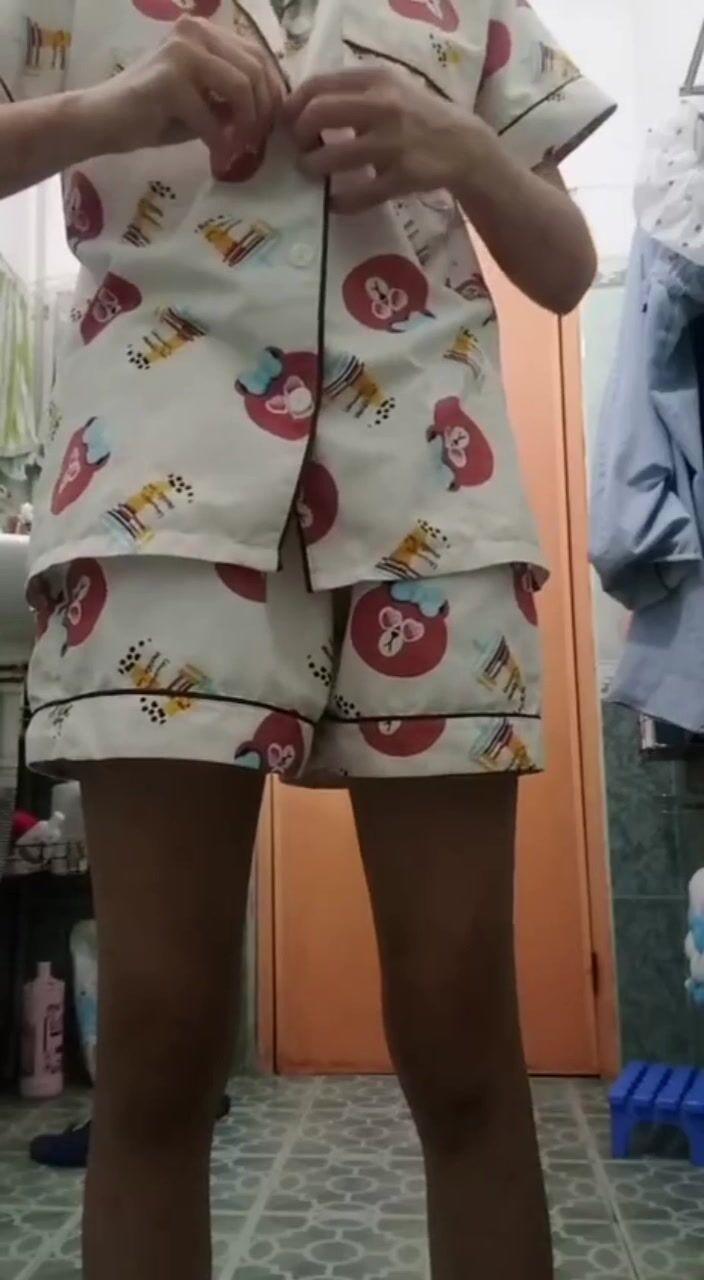 Thùy Linh 2k10 teen mới lớn mà dâm quá, toàn gửi clip gợi tình cho người yêu