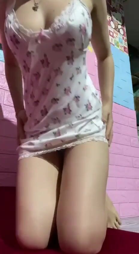 Teen dâm vú to lồn lắm nước thủ dâm 2