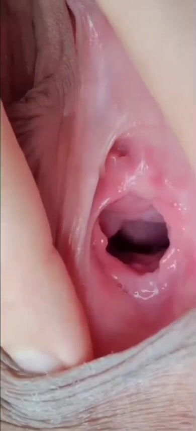 “Coi rõ chua tao banh hết nổi òi” dạng chân banh hết lồn ra cho tg bn xem bên trong