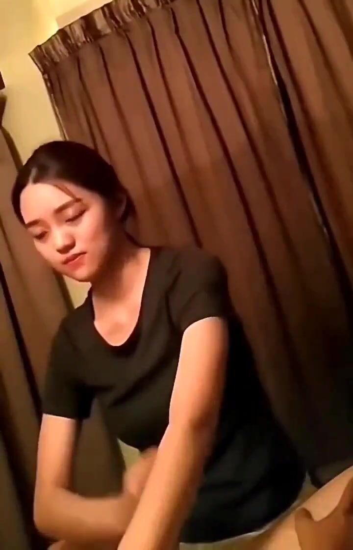 Trốn vợ đi massage cho em nhân viên sục cặc không muốn về