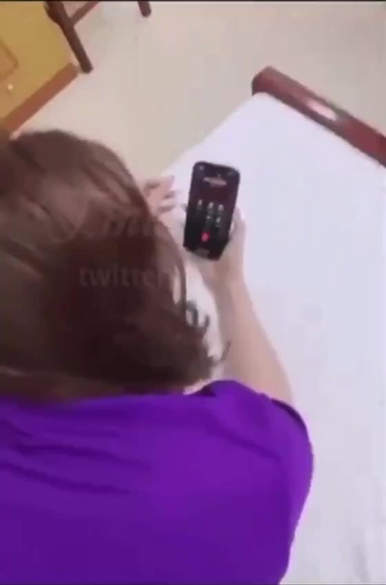 Địt không bao gái có chồng mông to lồn múp bắn tinh vào lồn khi chồng ả đi công tác