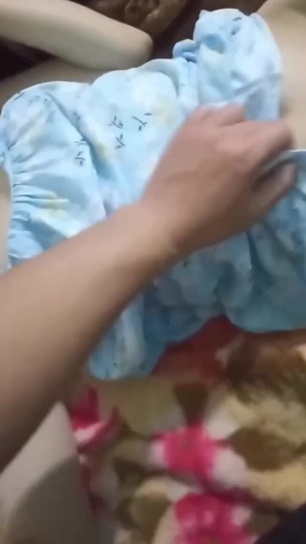 Lén lút sờ mó nhỏ em họ rồi thịt luôn em nó