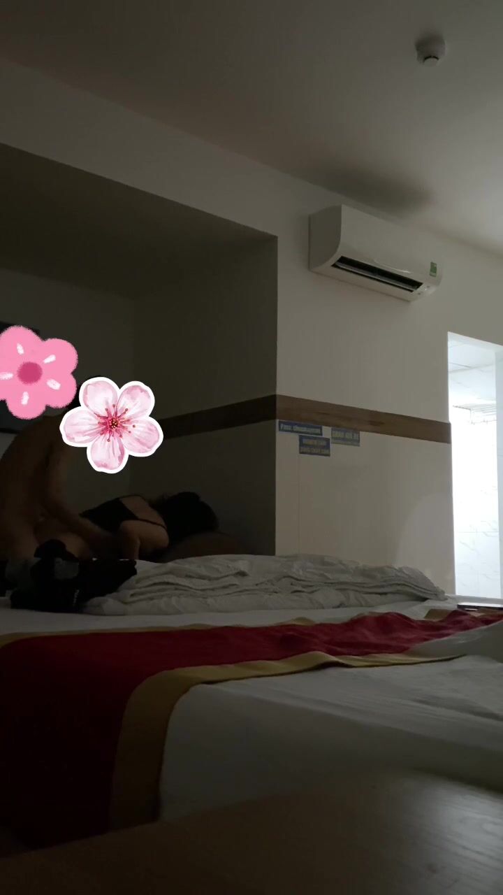 buổi tối bên em ghệ sinh viên để mai em về nghỉ lễ