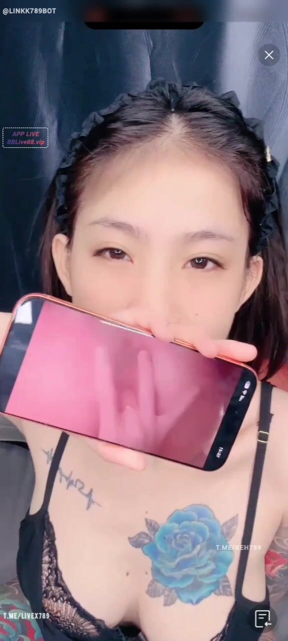 Bảo Trân idol live khoe cảnh mình móc lồn trên áp live đỉnh như thế nào.