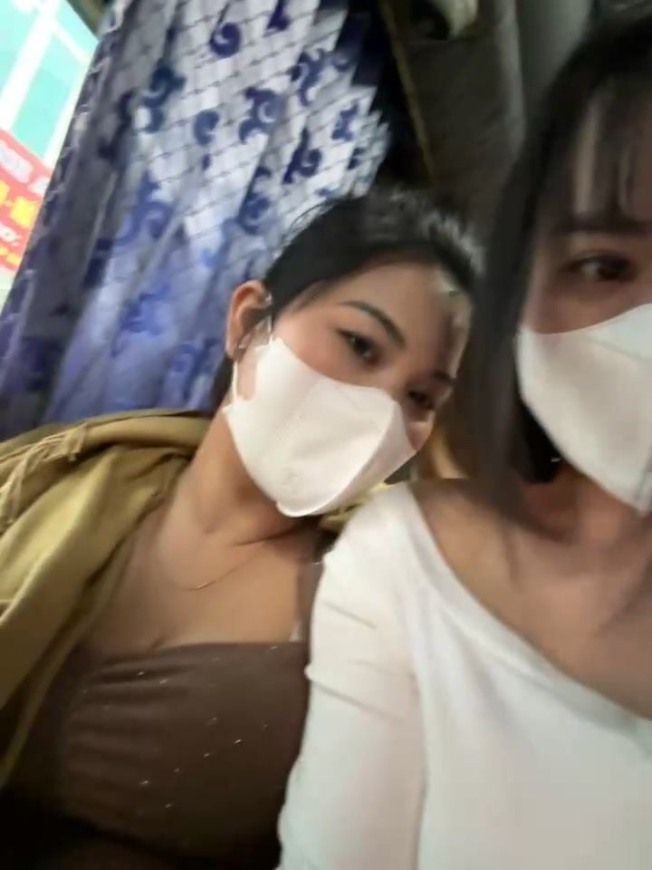 May-Squirt 23.12.2024 thay đồ trên xe khách