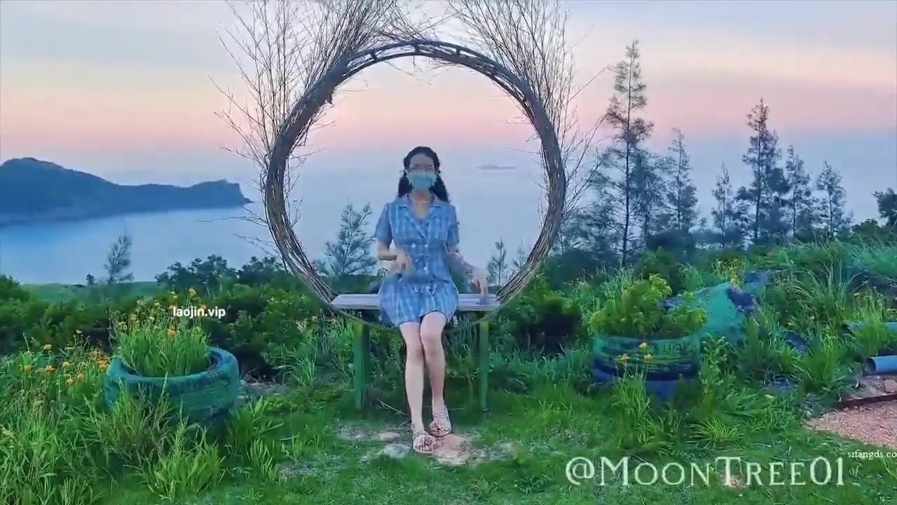 Khoả thân giữa thiên nhiên