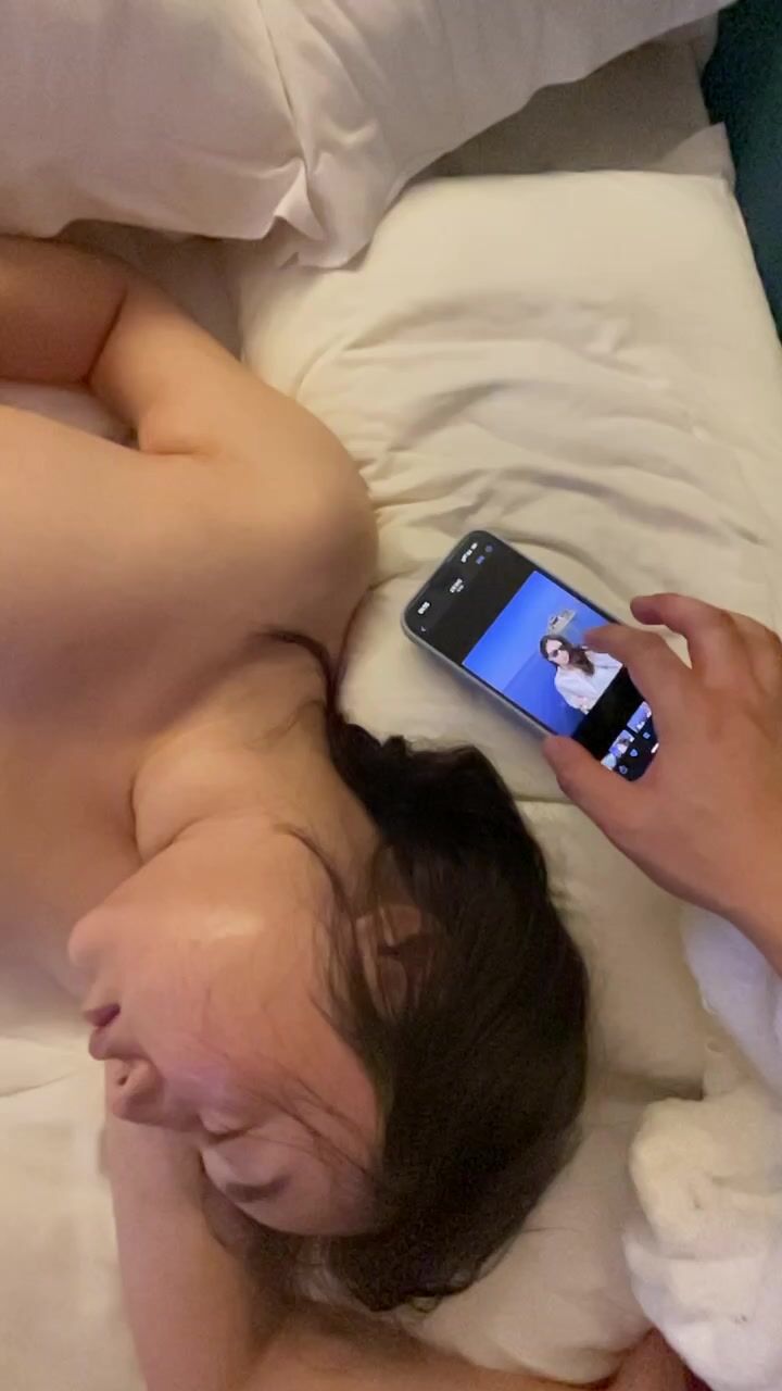 chuốc say con bạn thân rồi đưa nào vào khách sạn địt cho tung bím