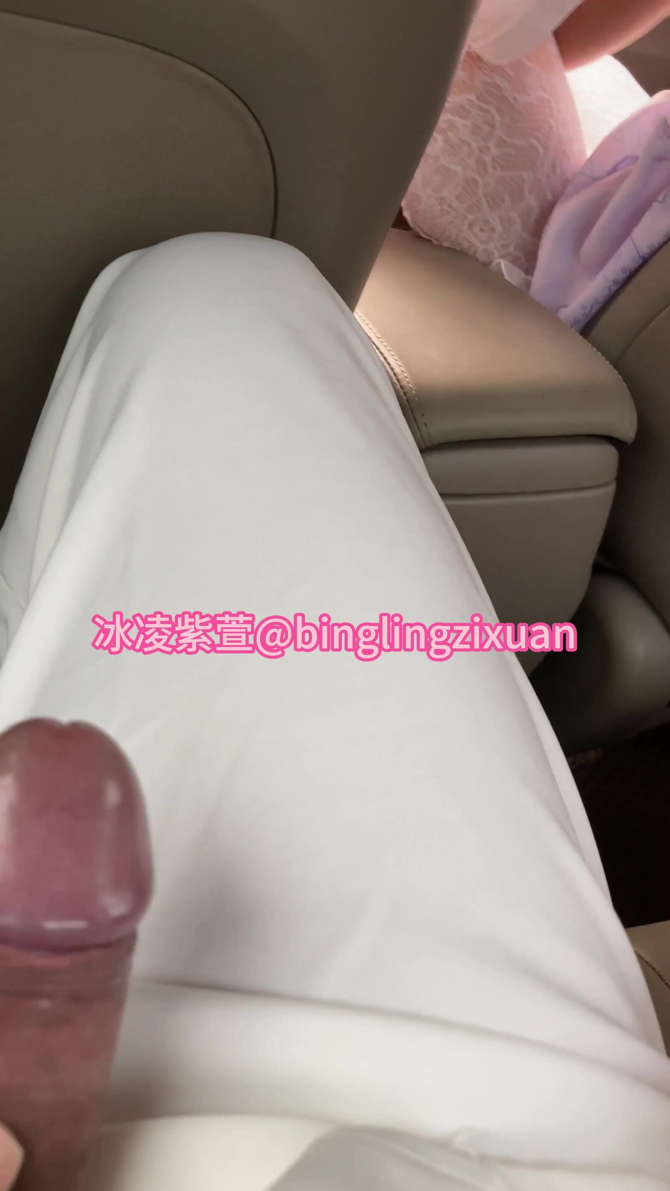 Khoe cặc trên xe khi về quê cùng nhỏ e họ loli,vừa về nhà đã đè e ra đụ lút cán lồn e