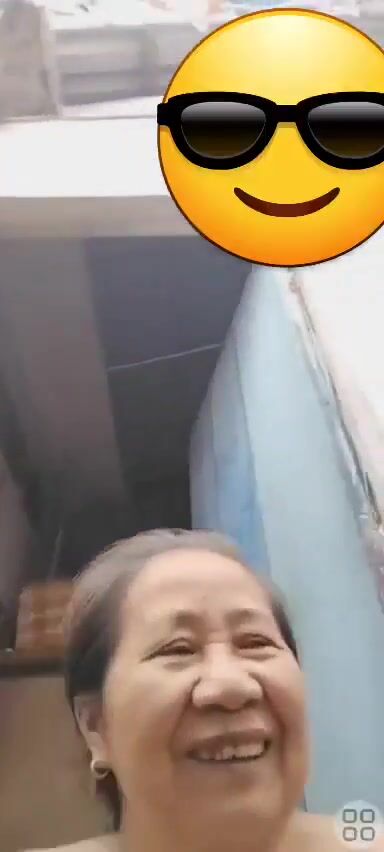 CỤ BÀ U70 CHAT SẼ KHOE LỒN VỚI CHÁU TRAI KÉM 40 TUỔI