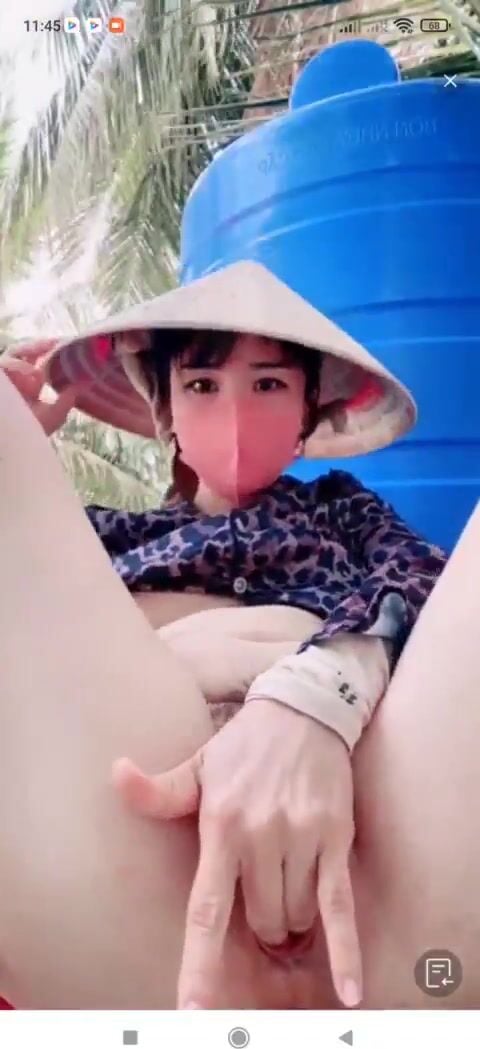MẤY ĐỨA UỐNG NƯỚC ĐÁI HỘ CHỊ VỚI, CHỊ NỨNG QUÁ