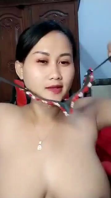 Chị gái dâm chubby vú to lồn múp live ap cho trai sục cặc
